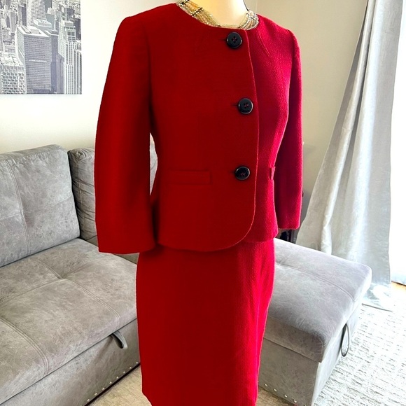 🔥Ann Taylor Elegant Skirt Suit🔥 - Picture 1 of 15